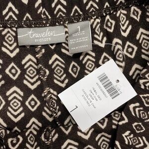 Chicos Travelers Tribal Geo Carm Crop Pants Brown